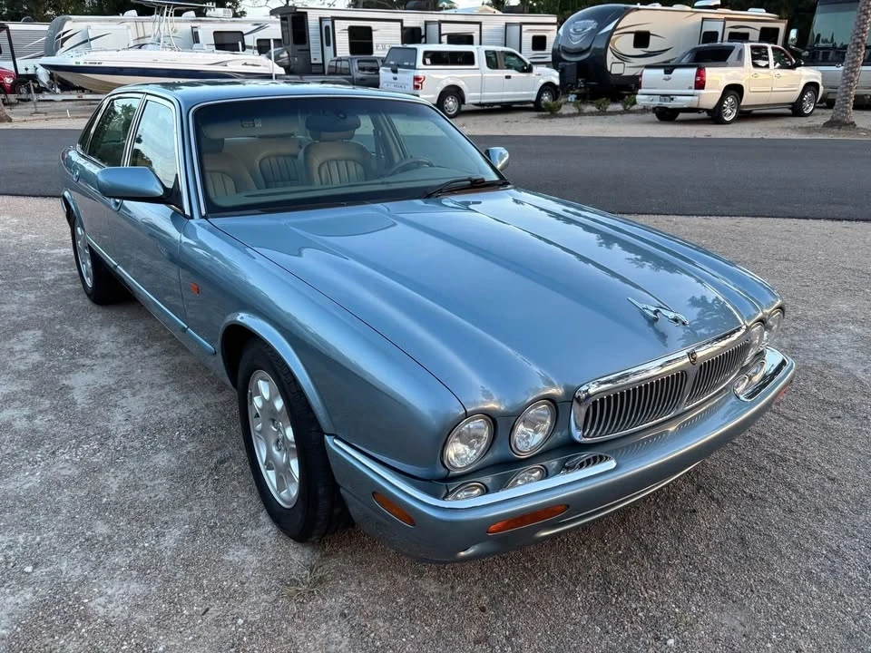 2002 Jaguar X308 XJ - Image 2 of 10