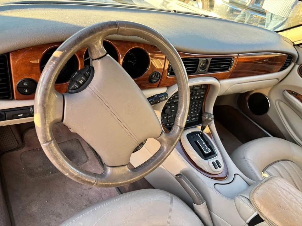 2002 Jaguar X308 XJ - Image 9 of 10