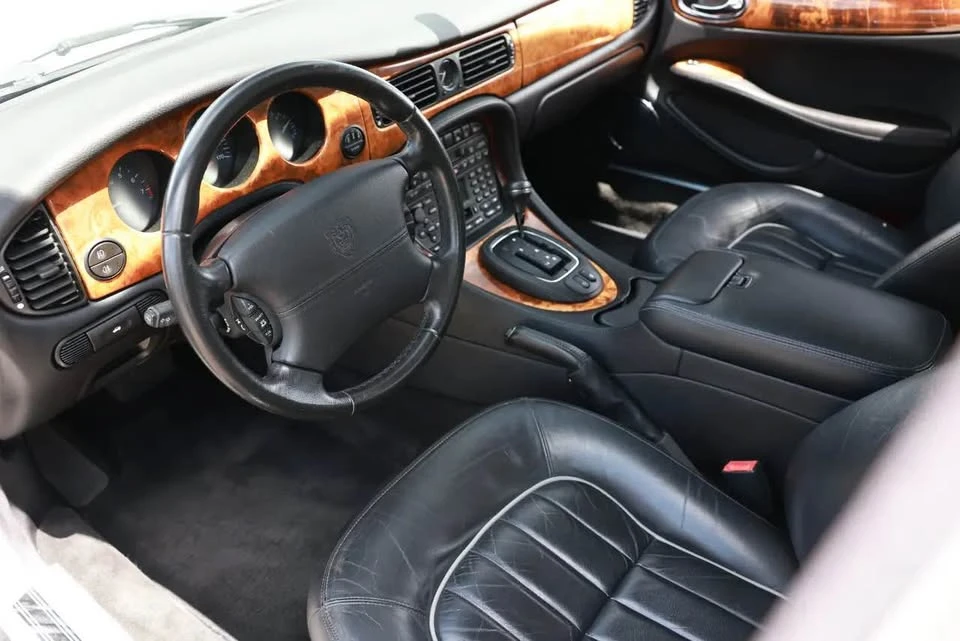 2002 Jaguar X308 XJ - Image 10 of 12