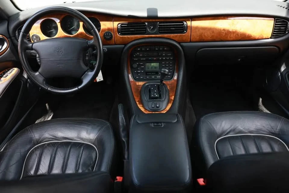 2002 Jaguar X308 XJ - Image 12 of 12