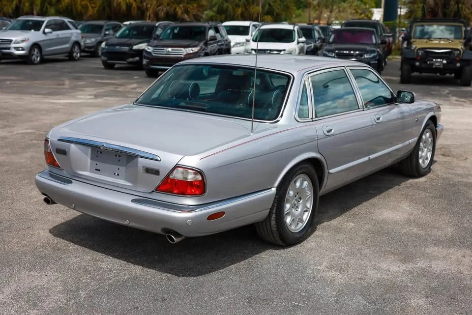 2002 Jaguar X308 XJ - Image 5 of 12
