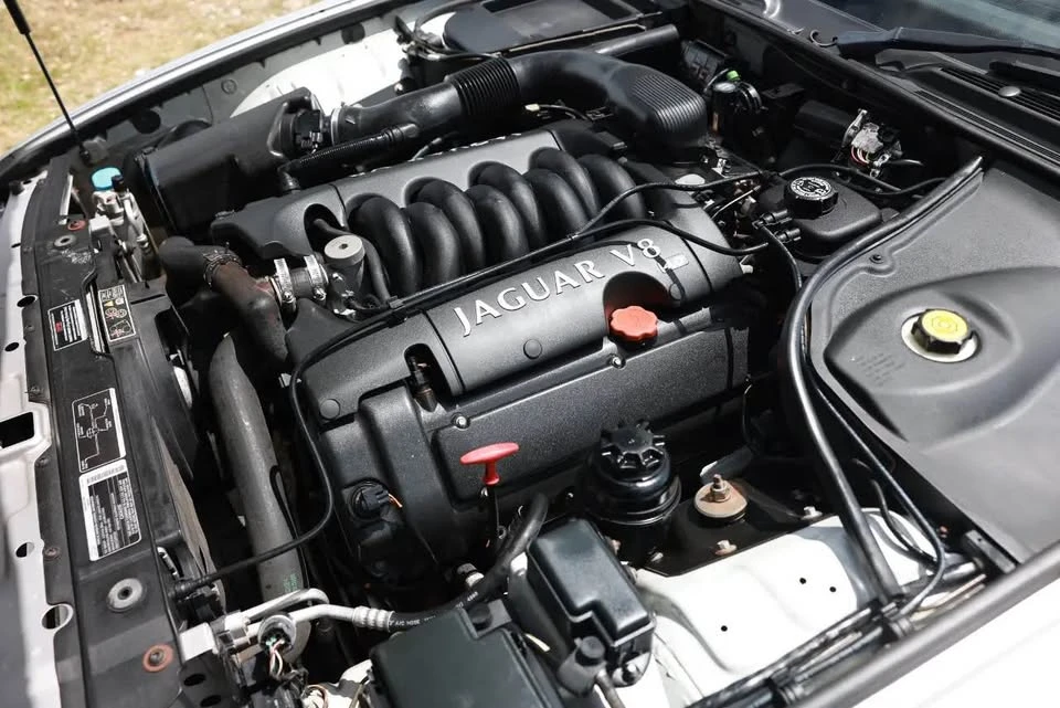 2002 Jaguar X308 XJ - Image 2 of 12