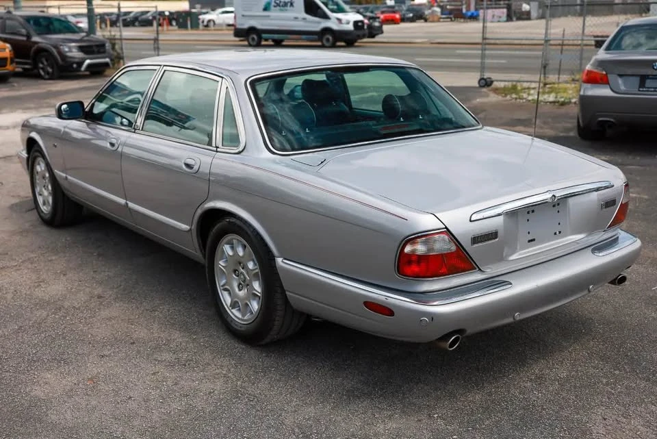 2002 Jaguar X308 XJ - Image 9 of 12