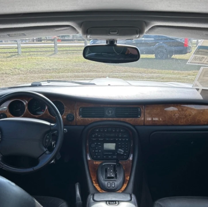 2002 Jaguar X308 XJ - Image 10 of 15