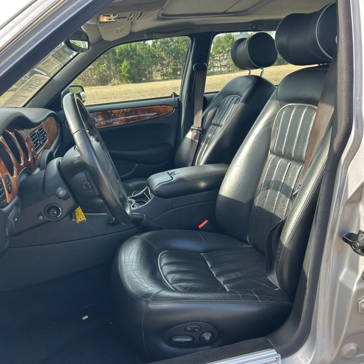 2002 Jaguar X308 XJ - Image 8 of 15