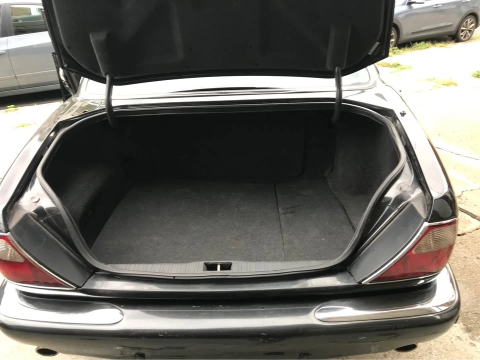 2002 Jaguar X308 XJ - Image 13 of 16