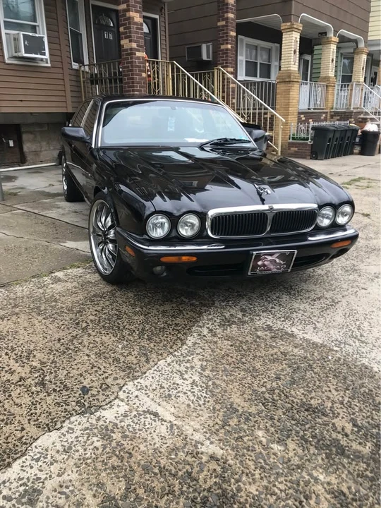 2002 Jaguar X308 XJ - Image 2 of 16