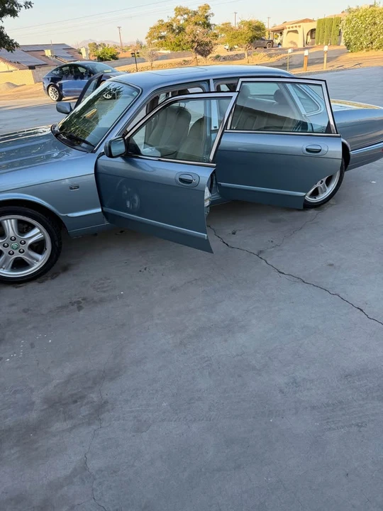 2002 Jaguar X308 XJ - Image 2 of 13