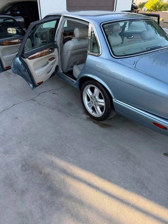 2002 Jaguar X308 XJ - Image 3 of 13