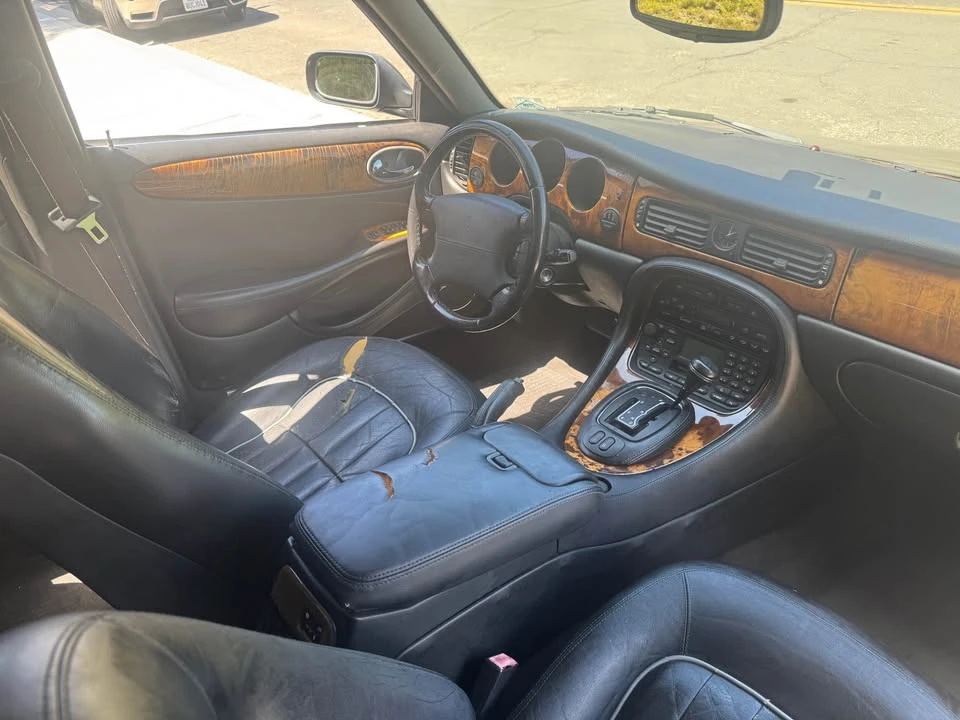 2002 Jaguar X308 XJ - Image 8 of 20