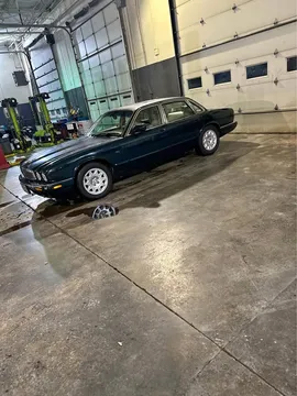 2002 Jaguar XJ XJ8 Sedan 4D
