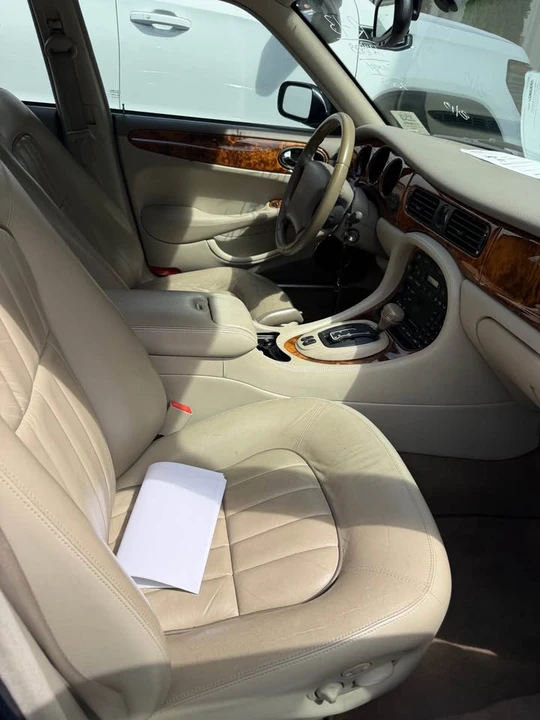 2002 Jaguar X308 XJ - Image 3 of 4