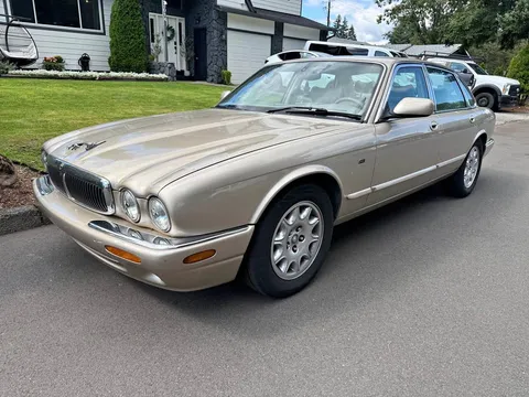 2002 Jaguar XJ XJ8 Sedan 4D