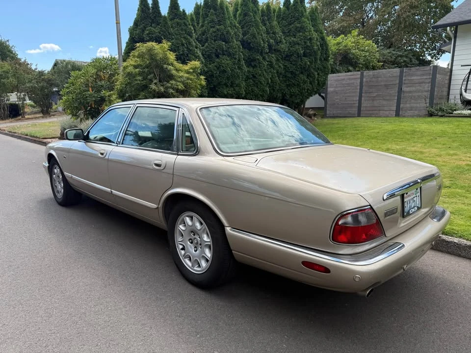 2002 Jaguar X308 XJ - Image 2 of 10