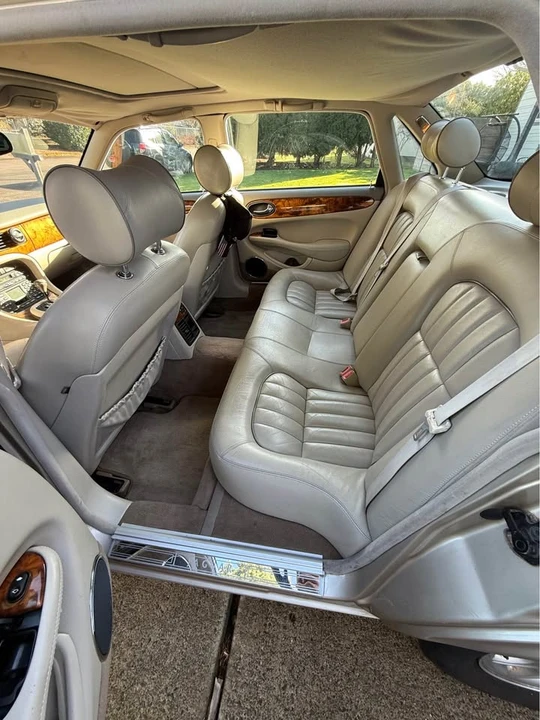 2002 Jaguar X308 XJ - Image 6 of 10