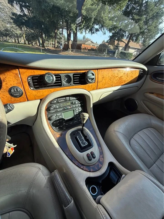 2002 Jaguar X308 XJ - Image 8 of 10