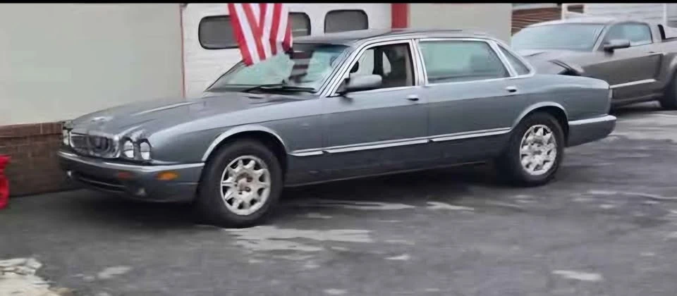 2002 Jaguar X308 XJ - Image 2 of 5