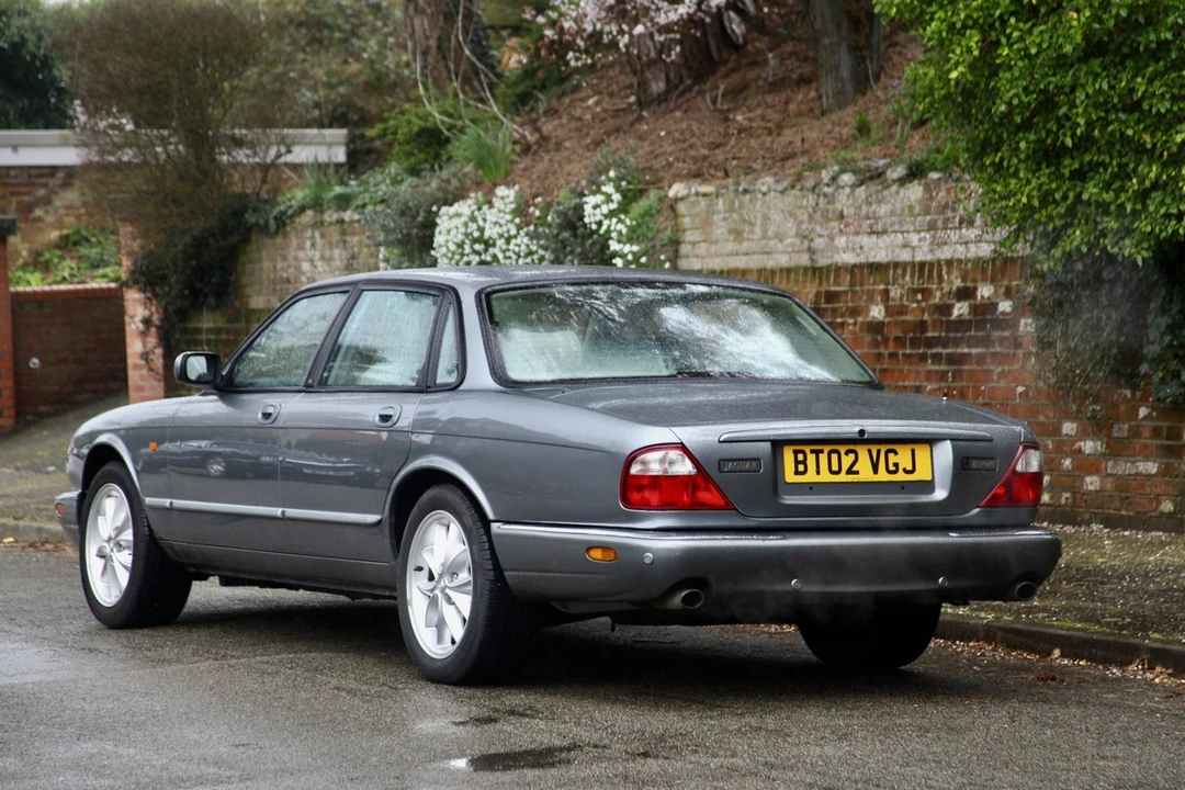 2002 Jaguar X308 XJ - Image 8 of 30