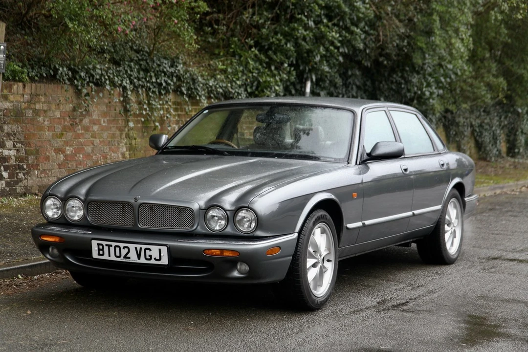 2002 Jaguar X308 XJ - Image 13 of 30
