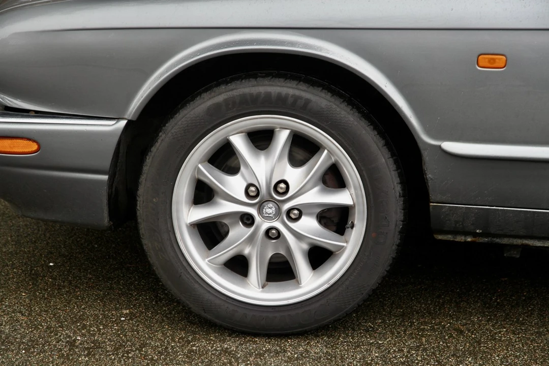 2002 Jaguar X308 XJ - Image 16 of 30