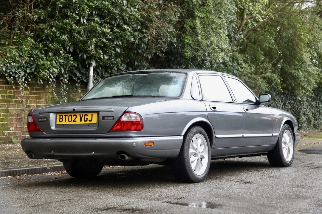 2002 Jaguar X308 XJ - Image 9 of 30