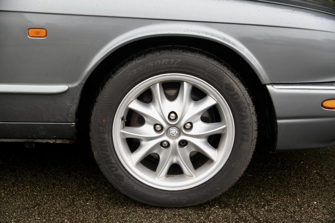 2002 Jaguar X308 XJ - Image 17 of 30