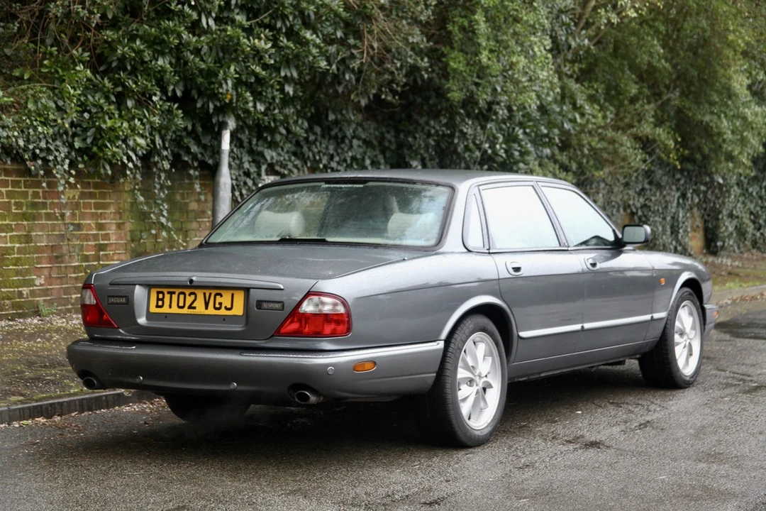 2002 Jaguar X308 XJ - Image 11 of 30