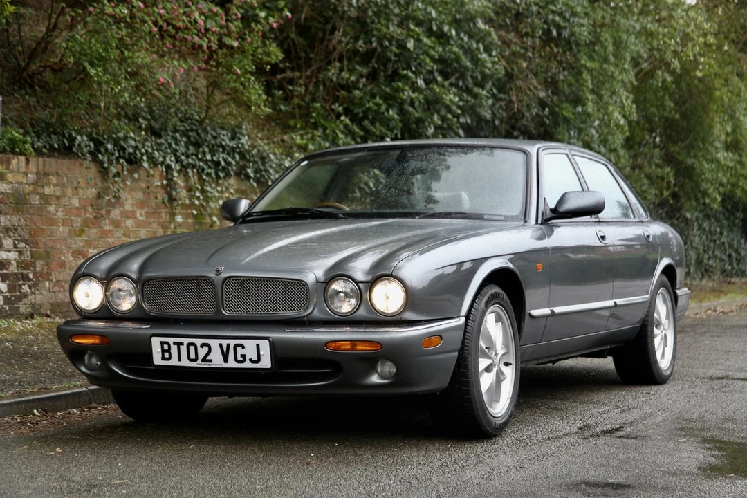 2002 Jaguar X308 XJ - Image 2 of 30