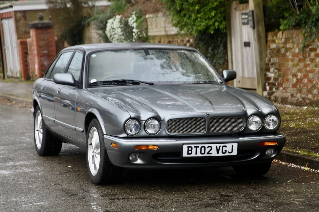 2002 Jaguar X308 XJ - Image 10 of 30