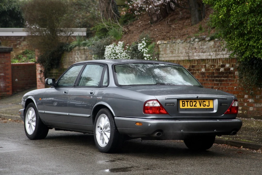 2002 Jaguar X308 XJ - Image 14 of 30