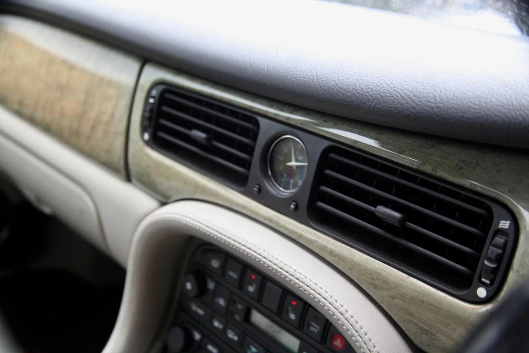 2002 Jaguar X308 XJ - Image 26 of 30