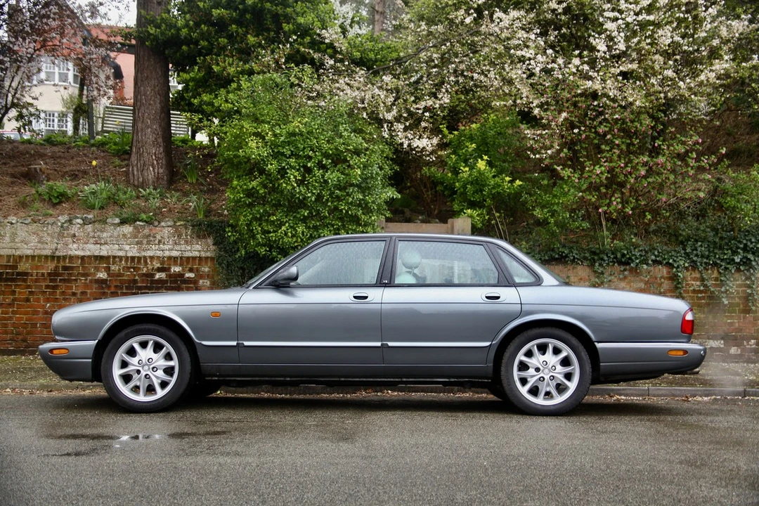 2002 Jaguar X308 XJ - Image 7 of 30