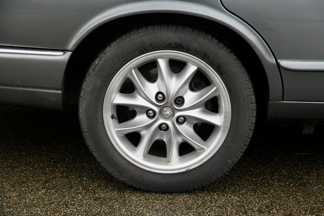 2002 Jaguar X308 XJ - Image 18 of 30
