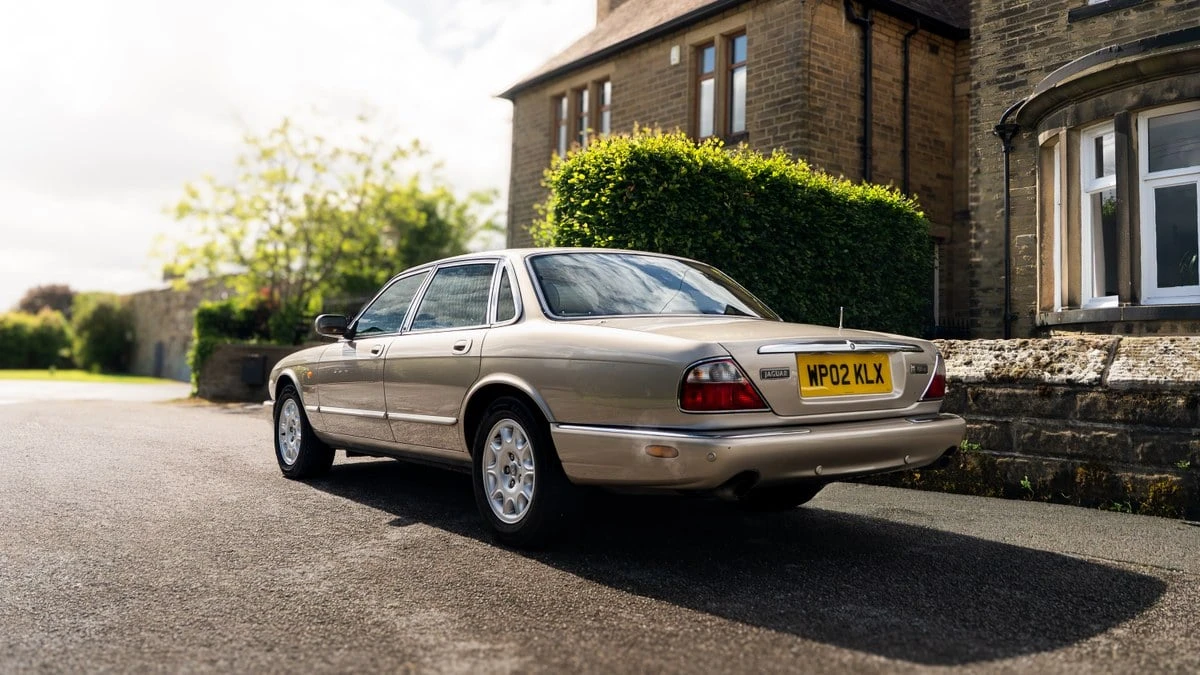 2002 Jaguar X308 XJ - Image 8 of 30