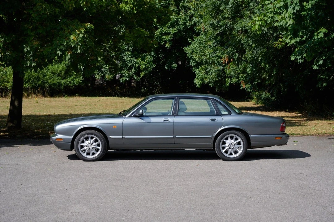 2002 Jaguar X308 XJ - Image 14 of 30