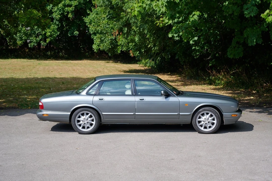 2002 Jaguar X308 XJ - Image 13 of 30