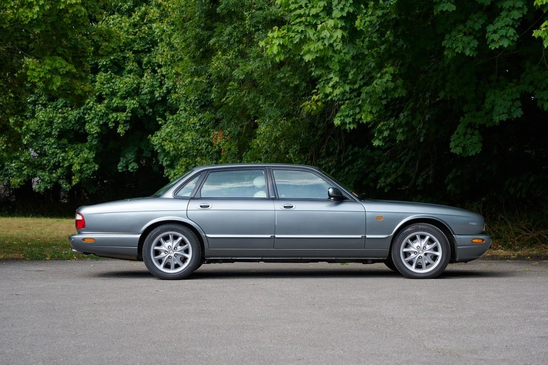 2002 Jaguar X308 XJ - Image 12 of 30