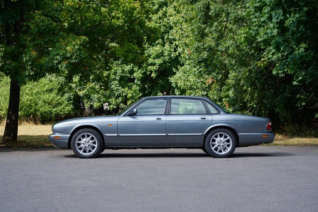 2002 Jaguar X308 XJ - Image 15 of 30
