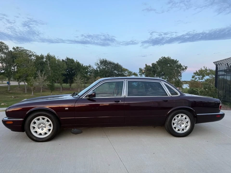 2002 Jaguar X308 XJ - Image 8 of 18