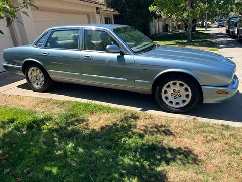 2002 Jaguar XJ8