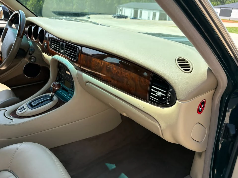 2002 Jaguar X308 XJ - Image 15 of 20
