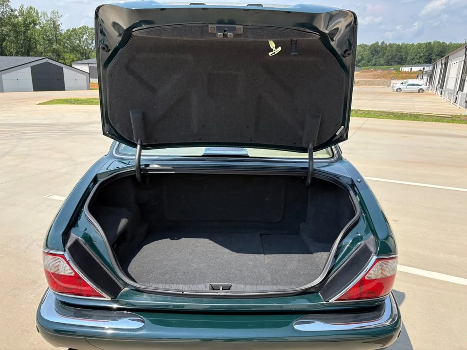2002 Jaguar X308 XJ - Image 11 of 20