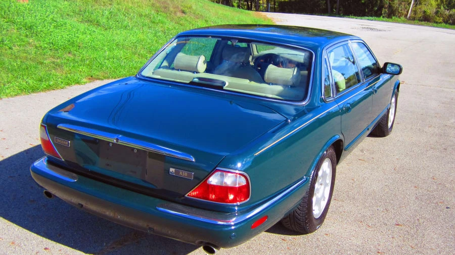 2002 Jaguar X308 XJ - Image 2 of 6