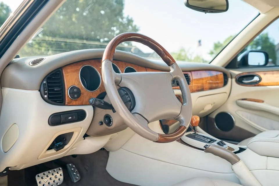 2002 Jaguar X308 XJ - Image 11 of 19