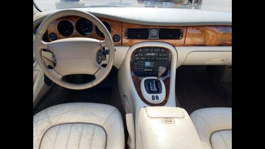 2002 Jaguar X308 XJ - Image 7 of 20
