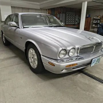 2002 Jaguar XJ8