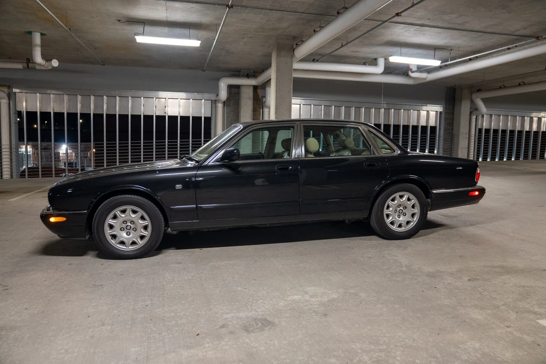 2002 Jaguar X308 XJ - Image 4 of 31