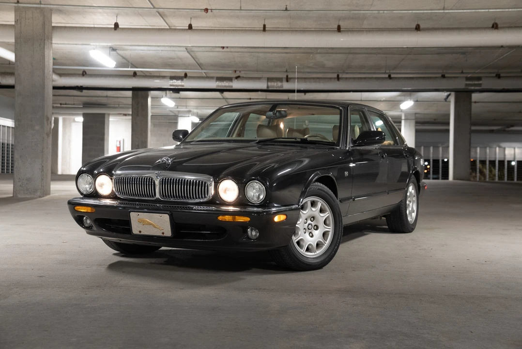 2002 Jaguar X308 XJ - Image 2 of 31