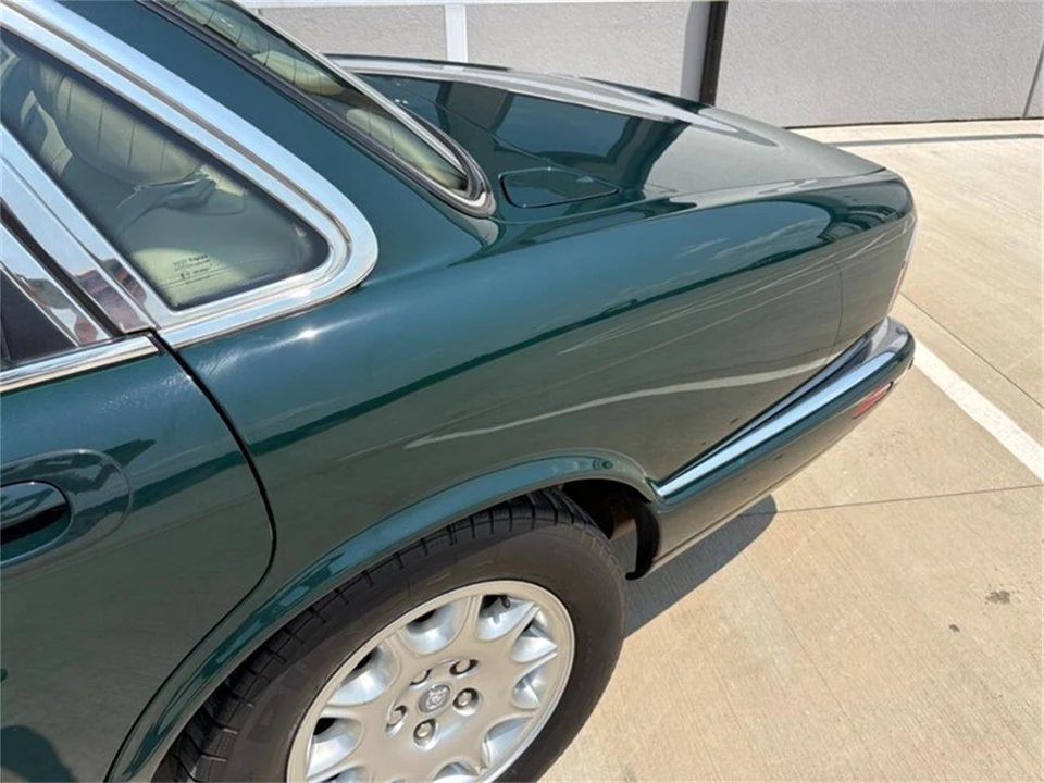 2002 Jaguar X308 XJ - Image 12 of 31