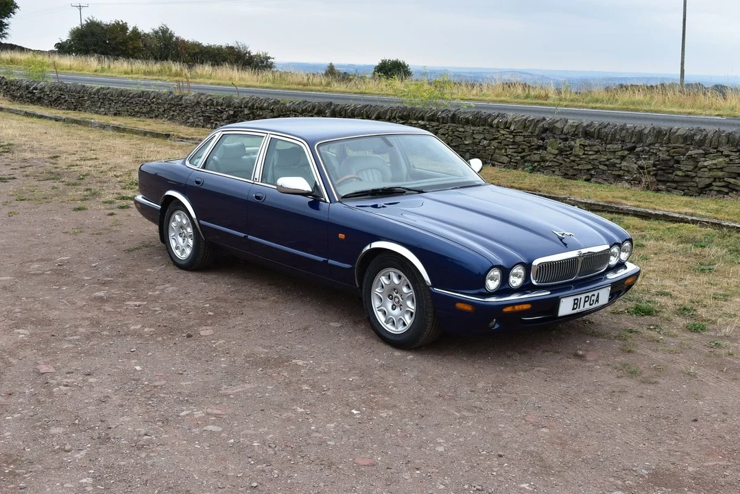 2002 Jaguar X308 XJ - Image 13 of 31